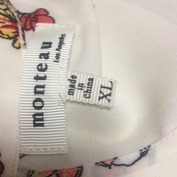 Sweet cold shoulder blouse with a floral print. - Picture 3 of 3